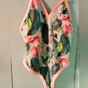 Women's bathing suit NWOT